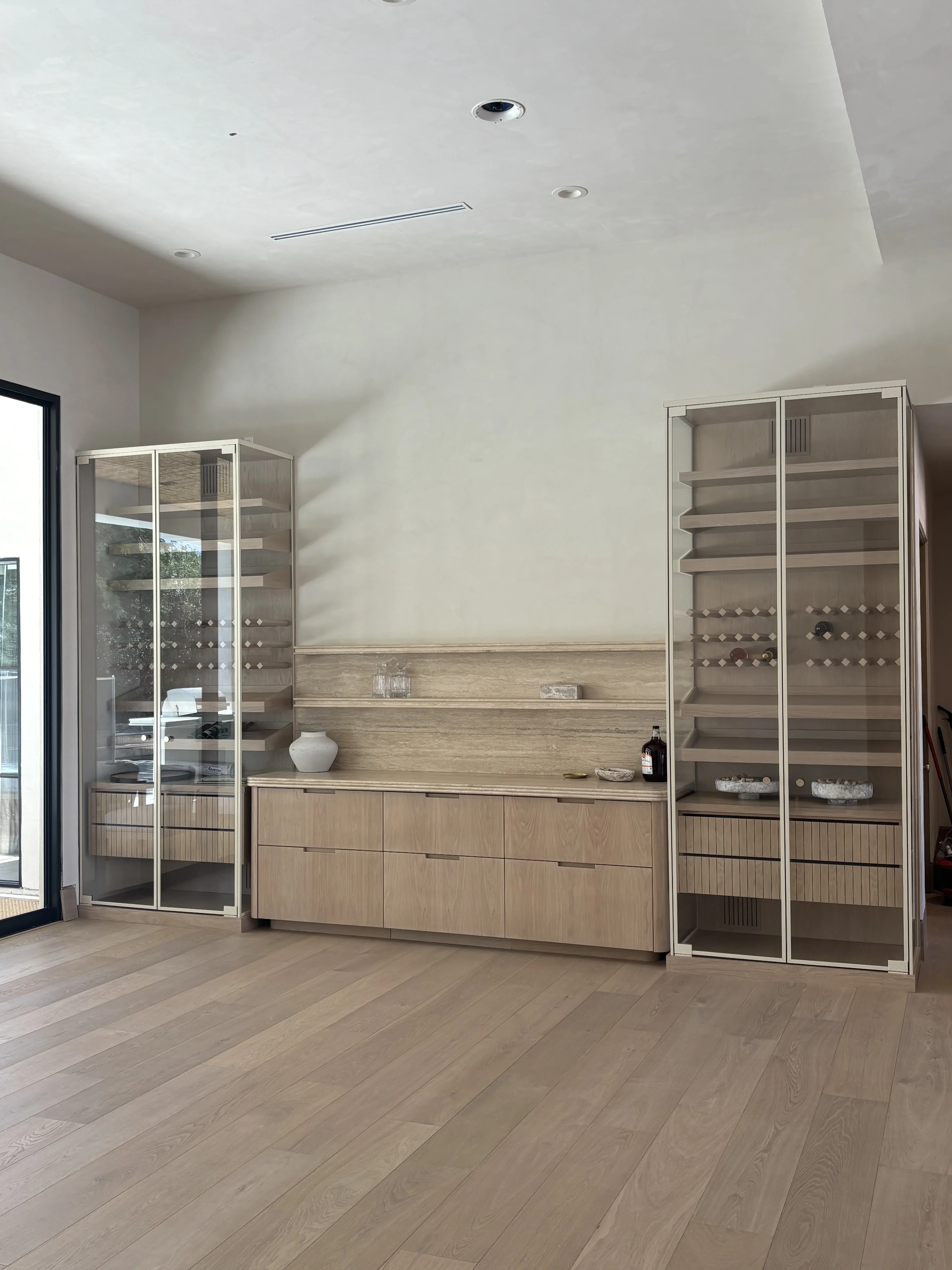 White oak bar with oak floating shelves in Paradise Valley, AZ