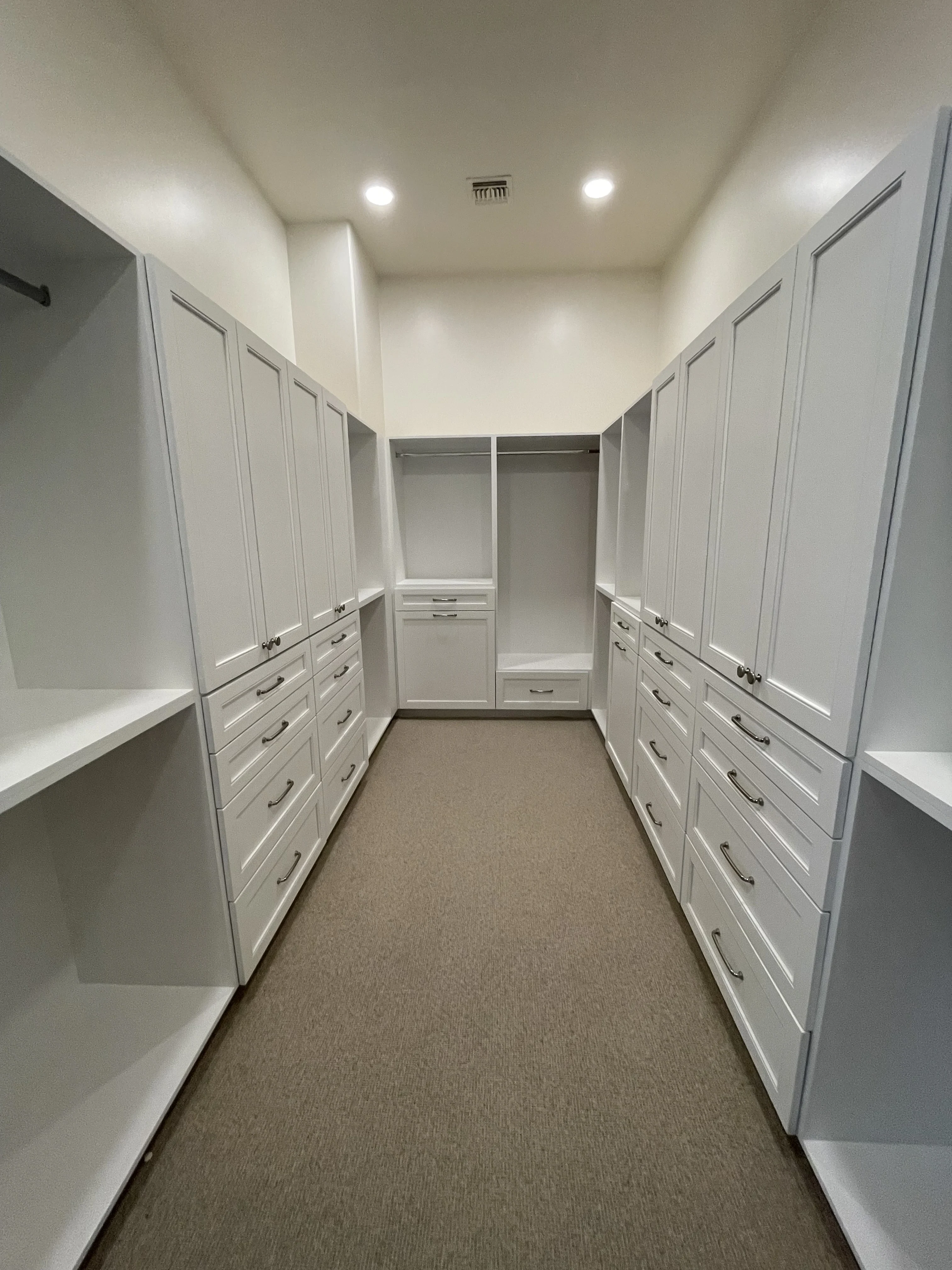 White shaker closet in Rio Verde, AZ